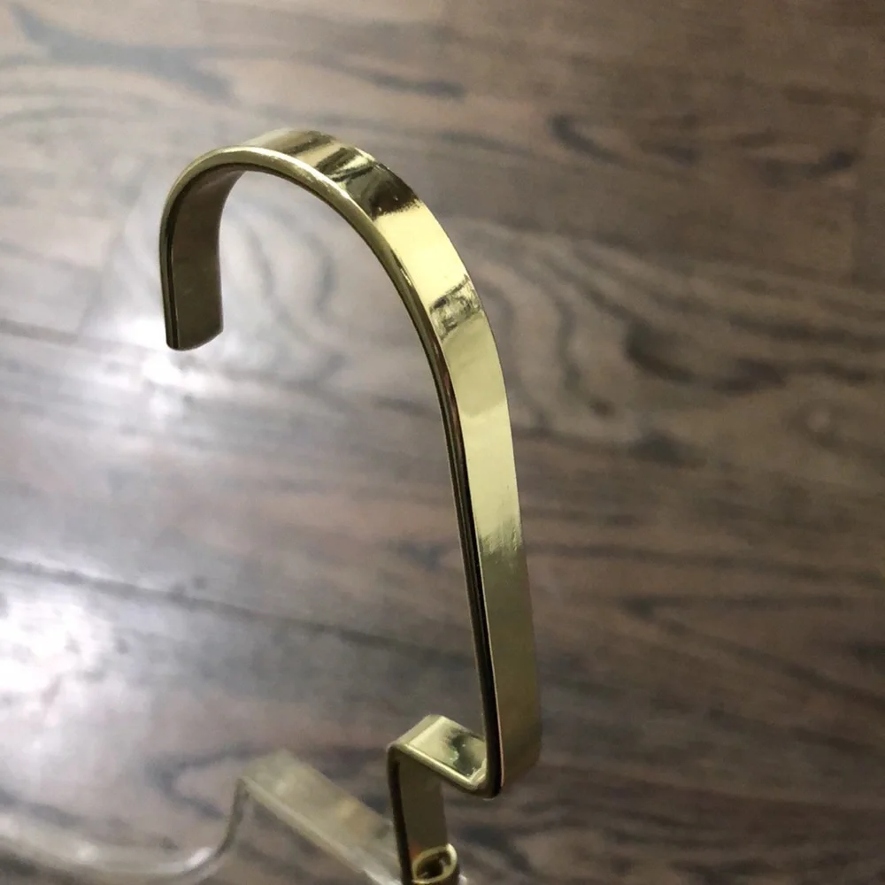 Acyrlic coat hangers set of 4